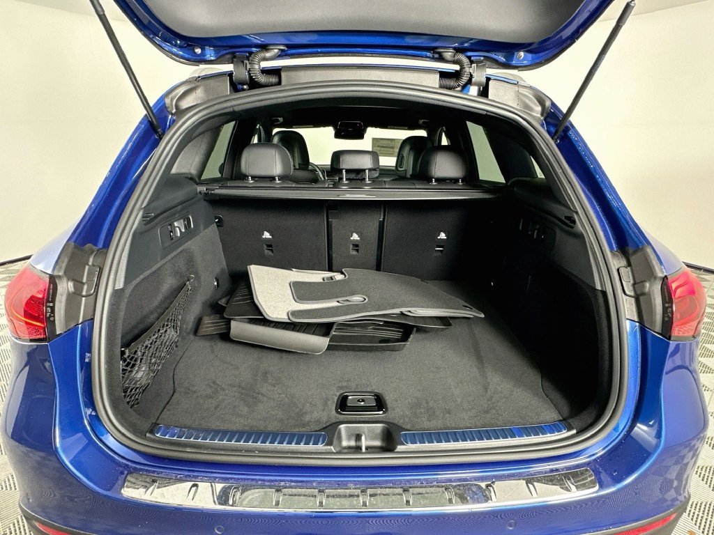 New 2027 Blue Mercedes-Benz GLC 300 image 27