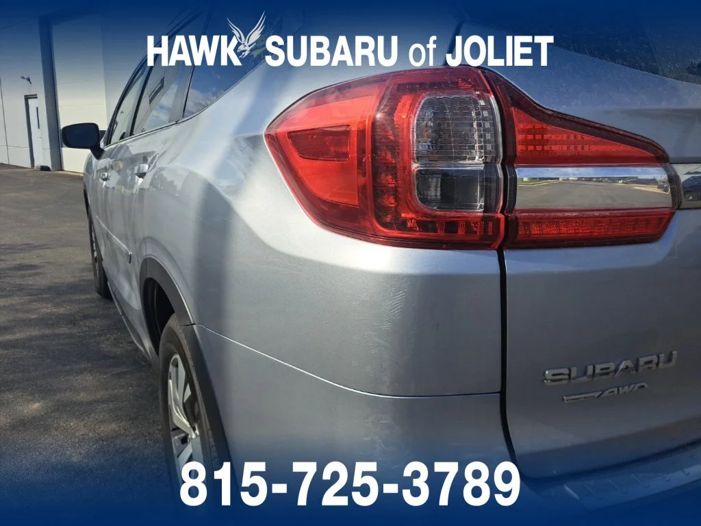 Used 2022 Ice Silver Metallic Subaru Premium image 9