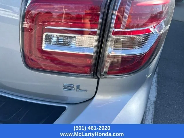 Used 2020 Silver Nissan SL image 8