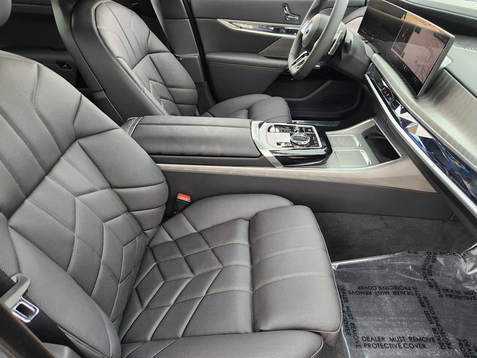 2026 BMW 7 Series 750e - Photo 5