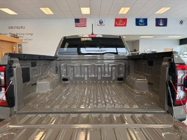 New 2025 Marsh Gray Ford XLT image 31
