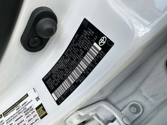 Used 2025 White Toyota LE image 30