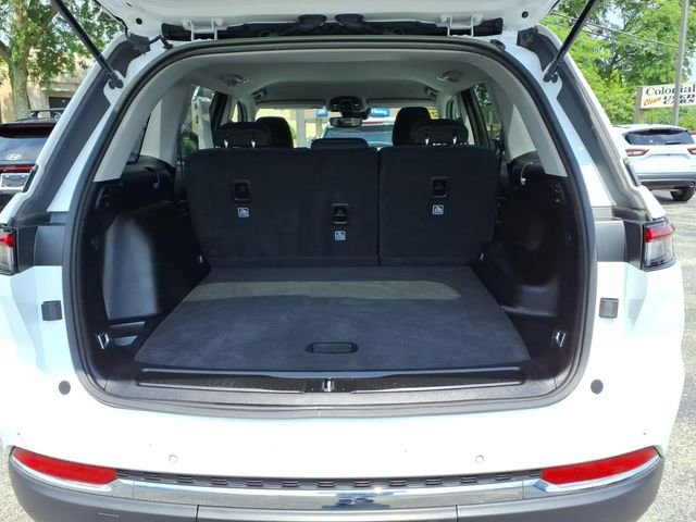 Used 2023 White Jeep Laredo image 15