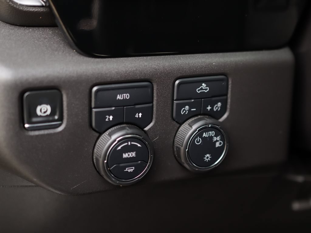 Used 2024 Lakeshore Blue Metallic Chevrolet LT (2FL) image 10
