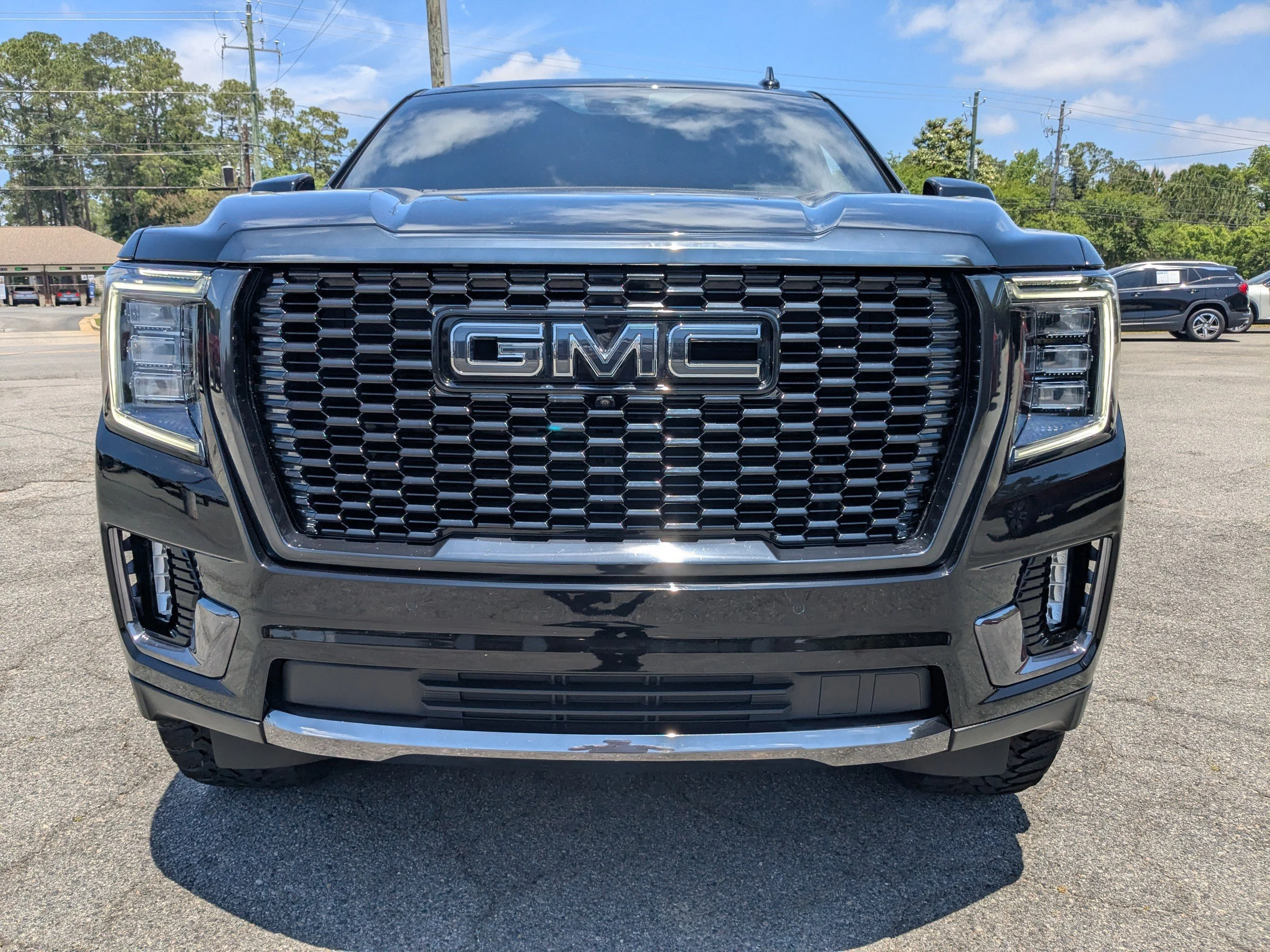 Used 2023 Onyx Black GMC Denali Ultimate image 9