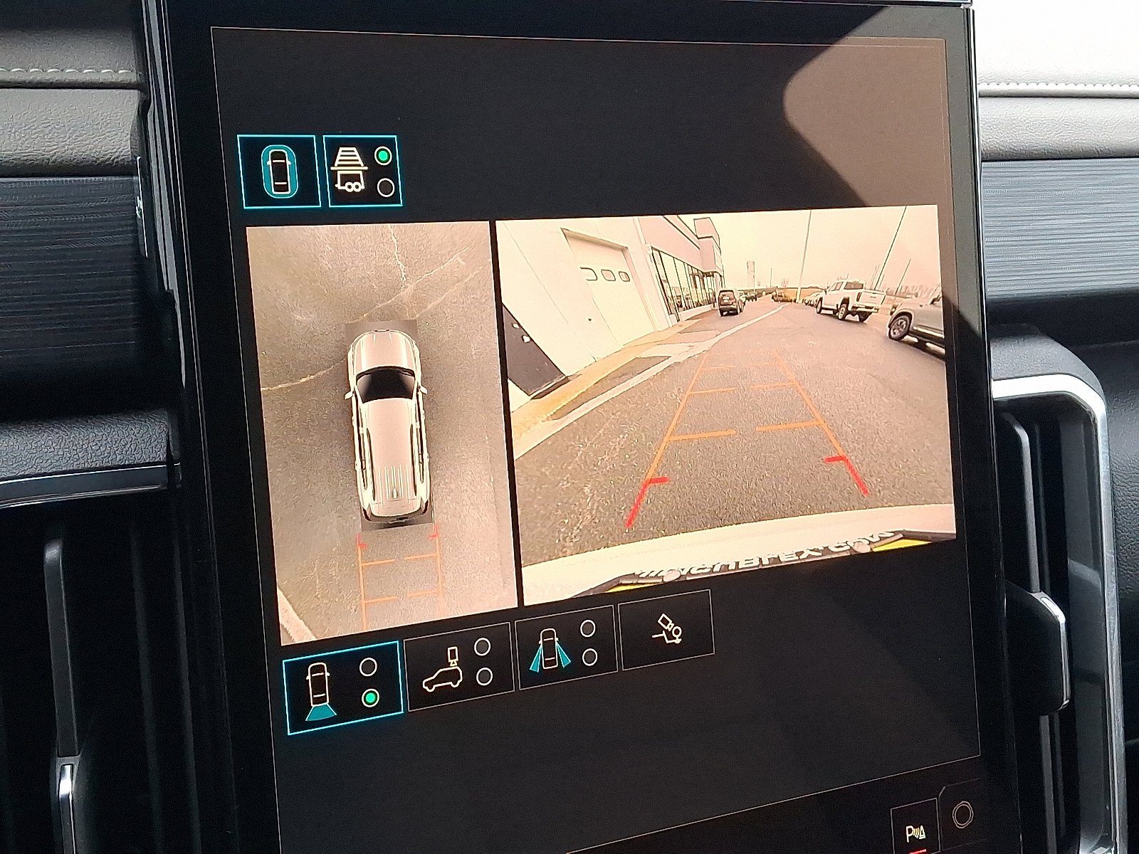 2026 GMC Acadia Elevation - Photo 11