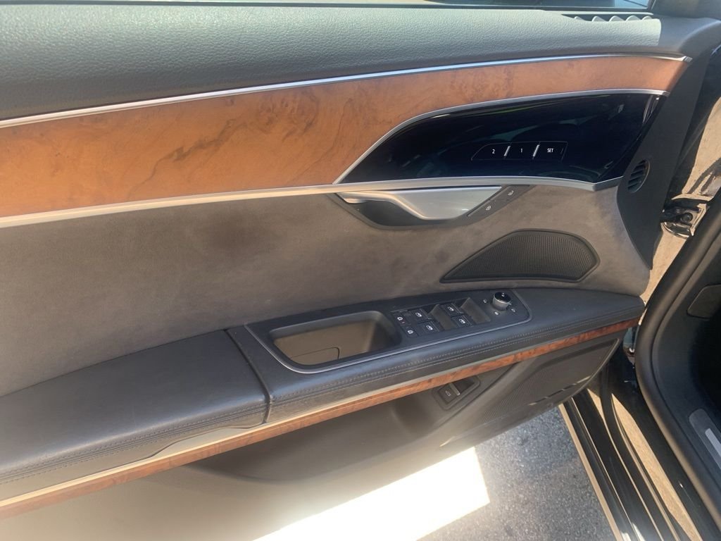 Used 2019 Black Audi L 55 image 10
