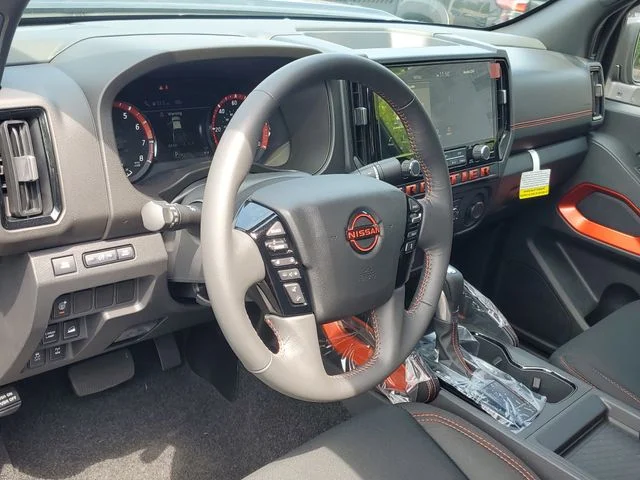 2025 Nissan Frontier PRO-4X - Photo 9