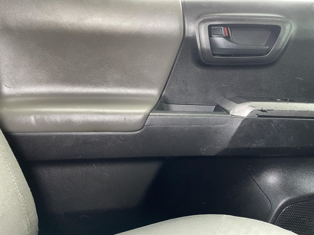 Used 2020  Toyota SR5 image 14