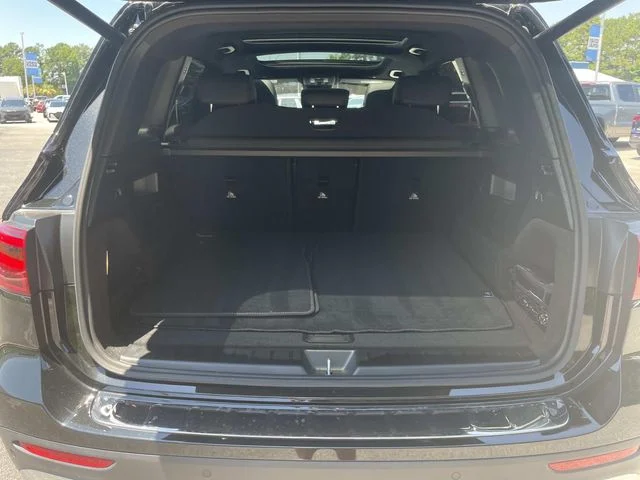 Used 2025 Black Mercedes-Benz GLB 250 image 8