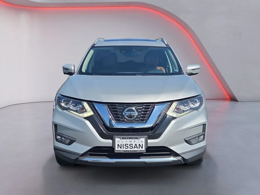 Used 2018 Silver Nissan SL image 10