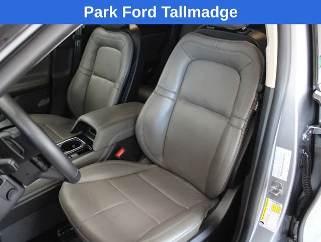 Used 2023 Radiance Metallic Lincoln Standard image 12