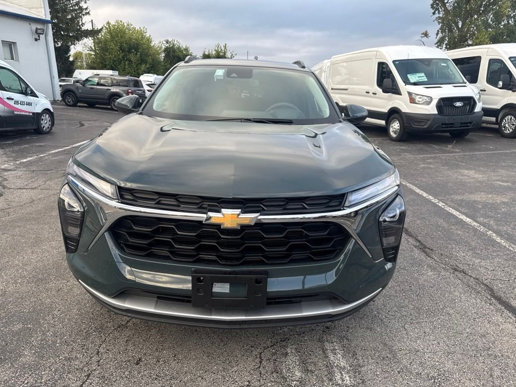 Used 2025 Gray Chevrolet LT image 9