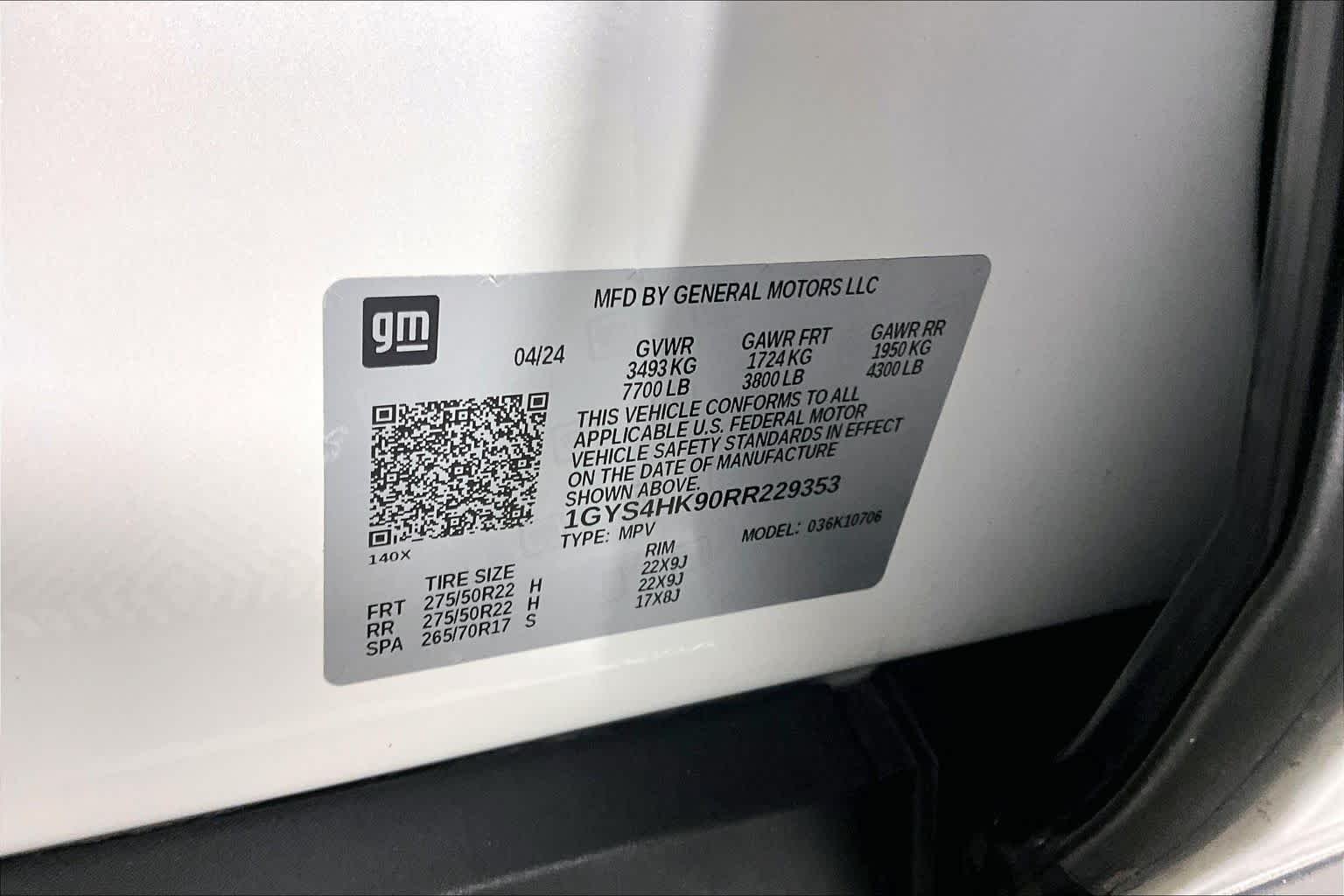 Used 2024 Crystal White Tricoat Cadillac AWD V-Series image 36