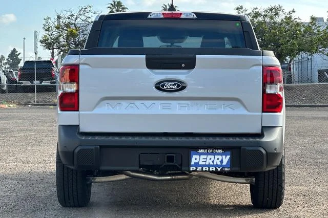 New 2026 Space White Metallic Ford XLT image 28