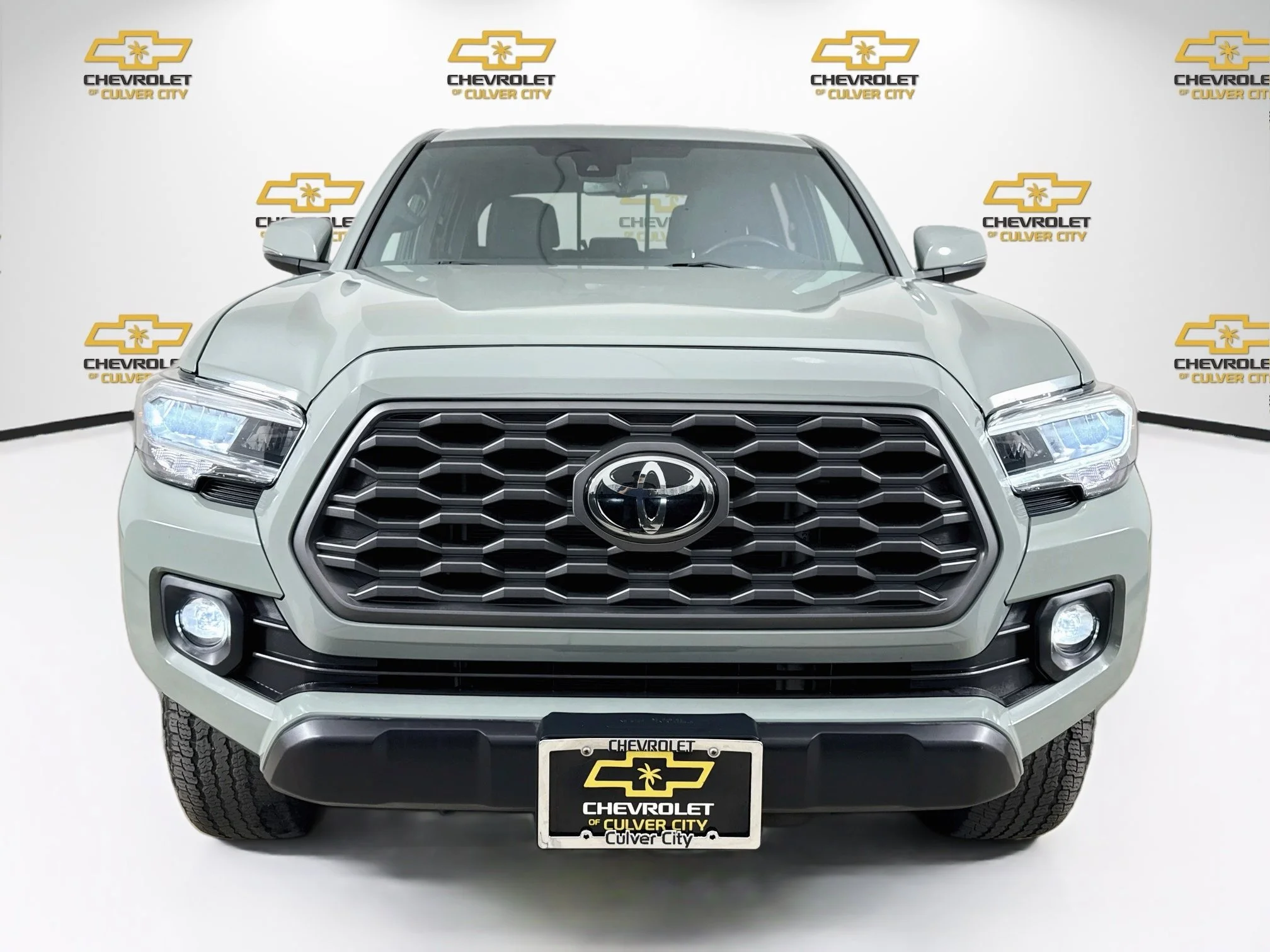 Used 2022  Toyota SR image 2