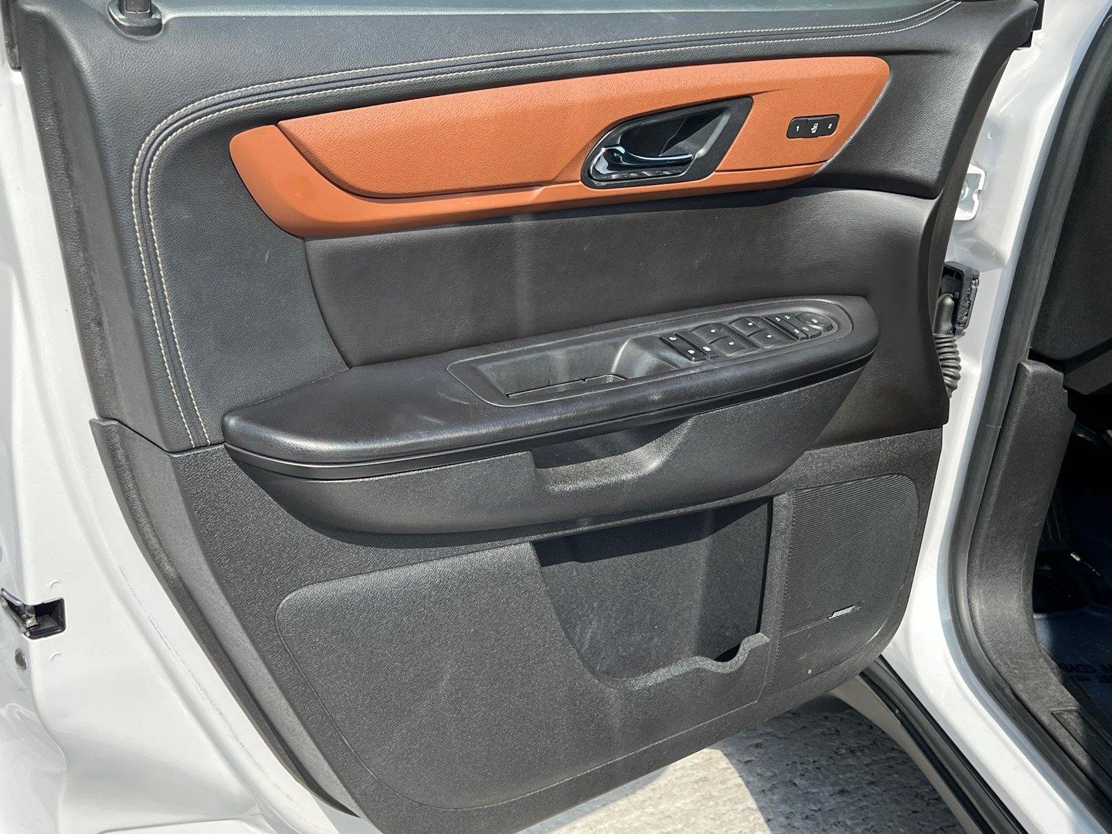 Used 2016 Iridescent Pearl Tricoat Chevrolet LT image 10