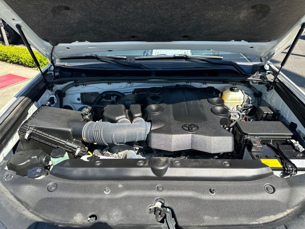 Certified Used 2022 Blizzard Pearl Toyota Limited image 29