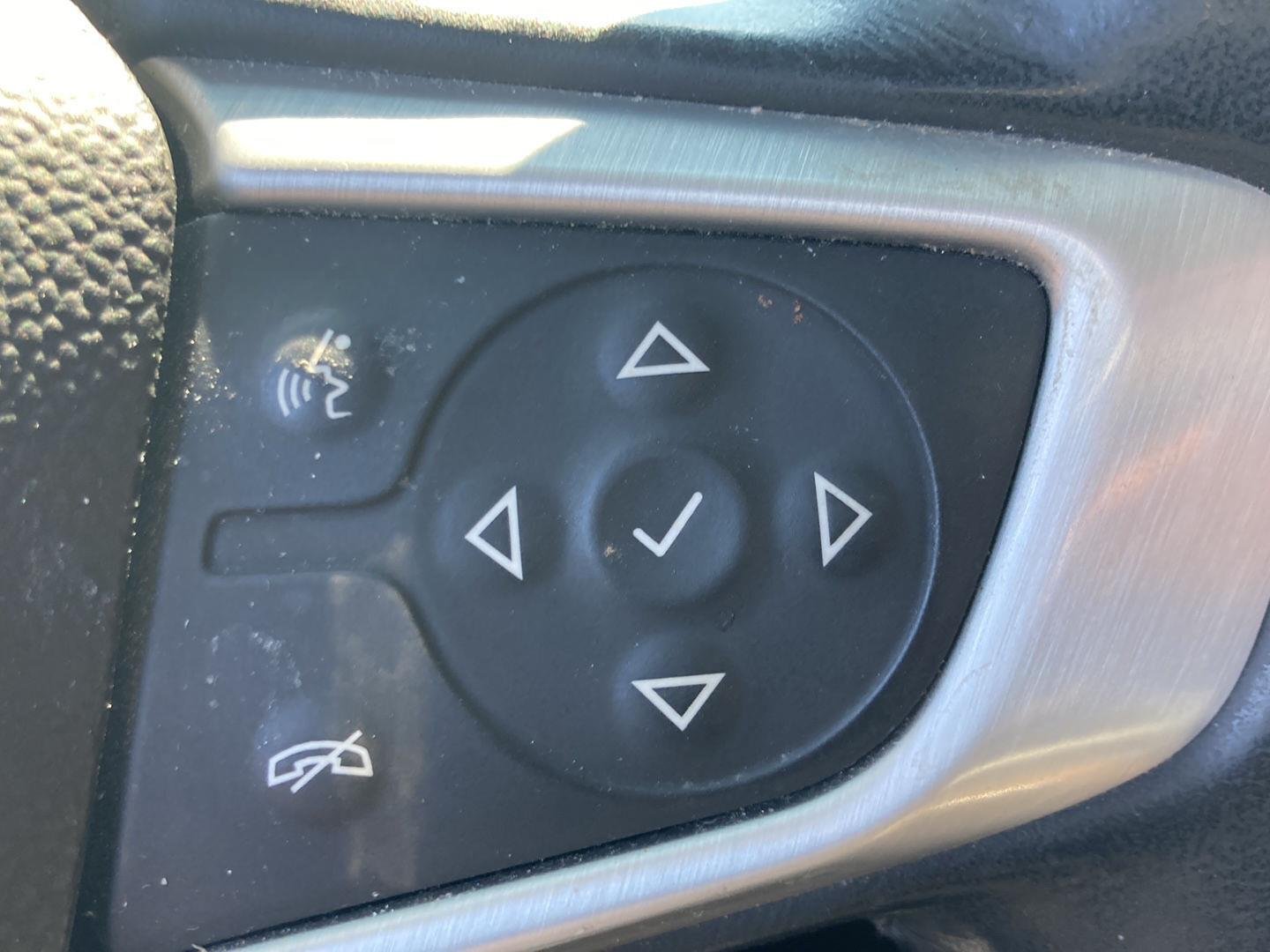 Used 2019  GMC SLE-2 image 17