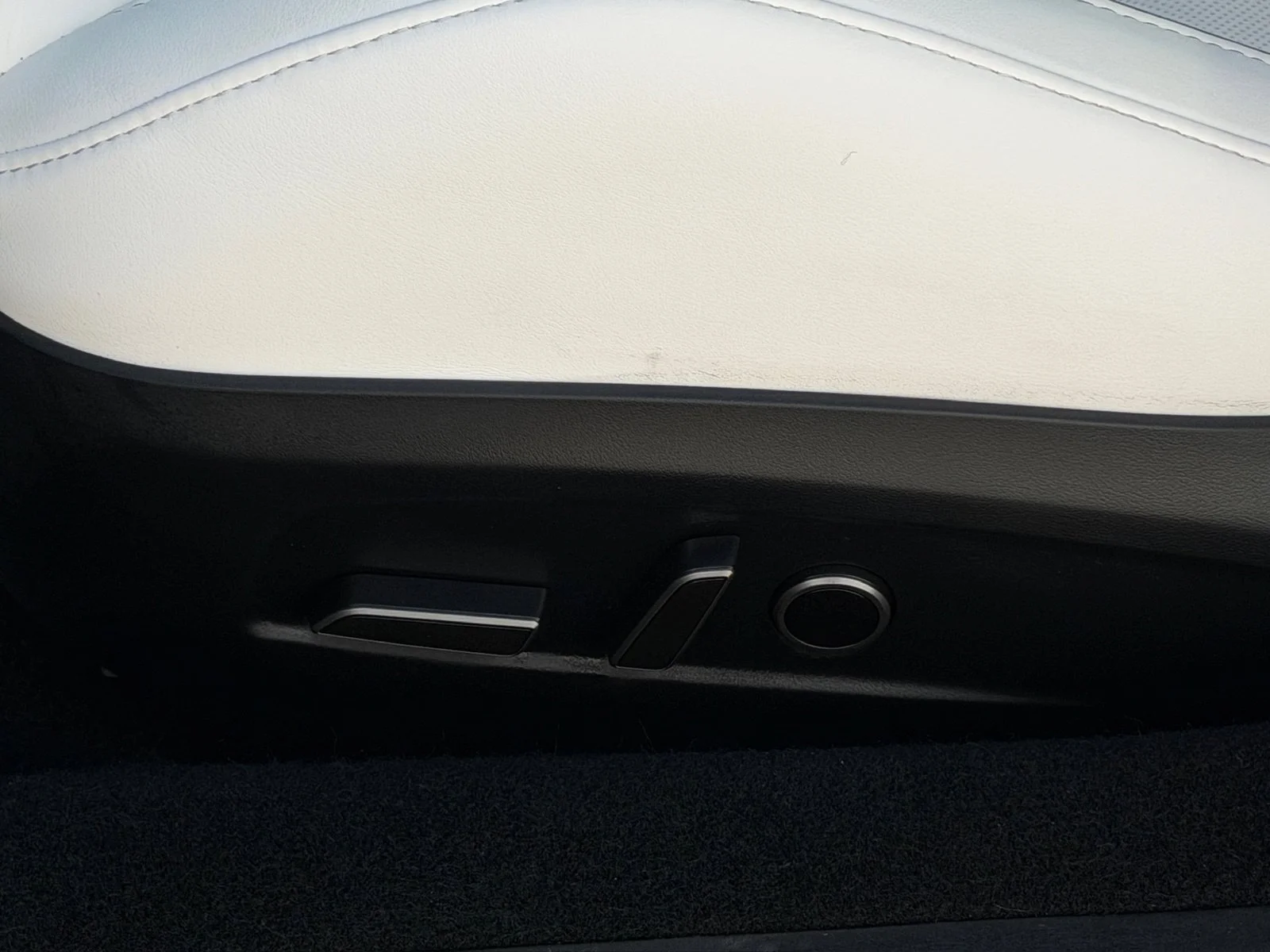 Used 2025  Tesla Performance image 22