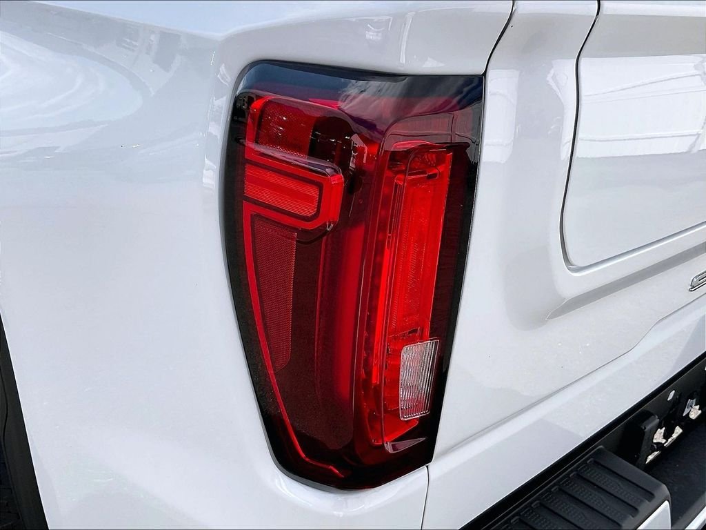 Used 2025 Summit White GMC AT4 image 34