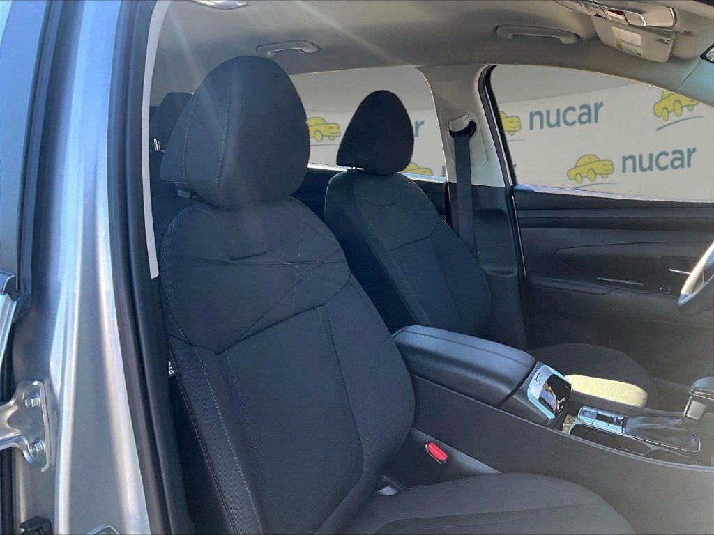 Used 2025 Silver Hyundai SE image 11