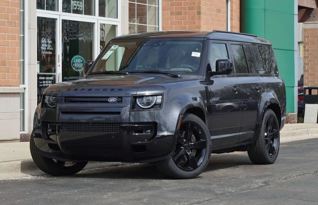 2026 Land Rover Defender 130 X-Dynamic SE P400's photo