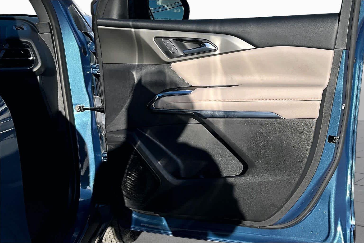 Used 2025 Lakeshore Blue Metallic Chevrolet AWD LT image 22