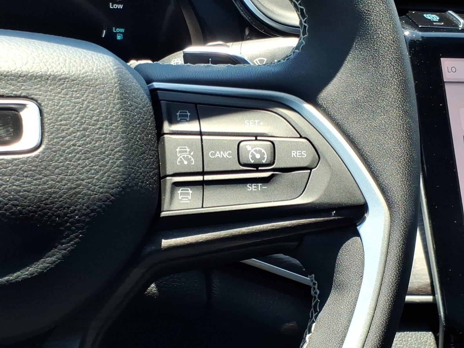 Used 2022 Baltic Gray Metallic Clearcoat Jeep BASE image 27
