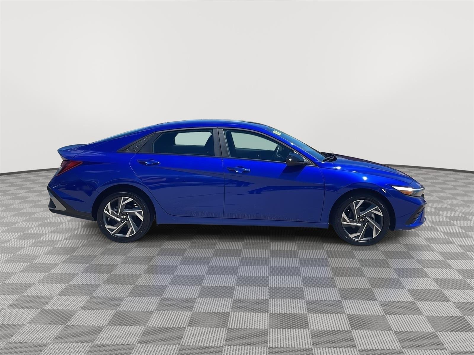 Used 2025 Intense Blue Hyundai SEL Sport image 4