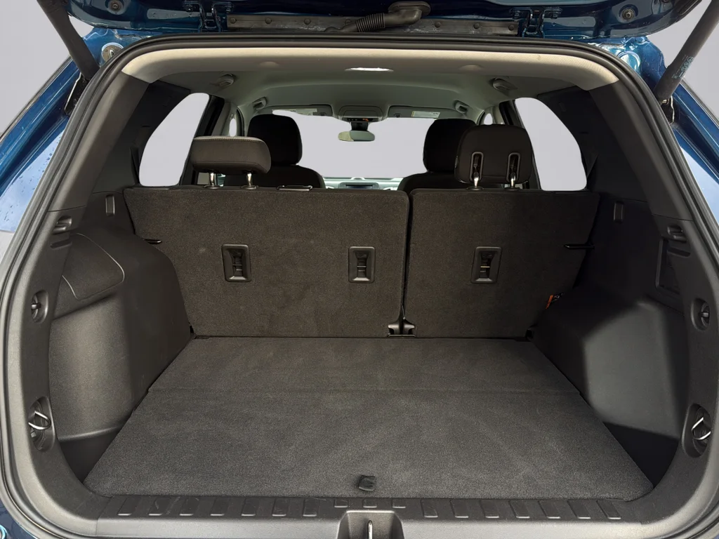 Used 2020 Pacific Blue Metallic Chevrolet LT image 30