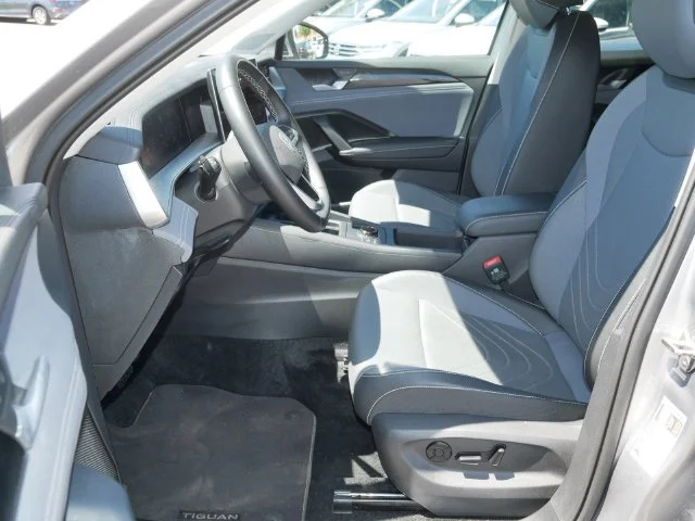Certified Used 2025 Silver Volkswagen 2.0T SE image 13