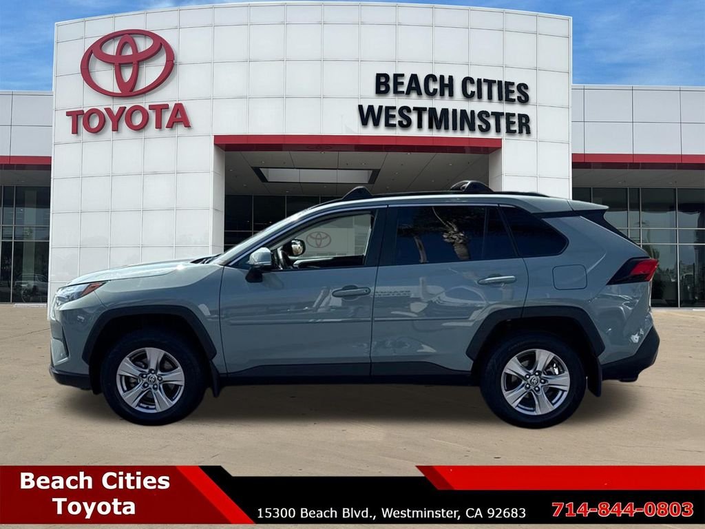 Certified Used 2022  Toyota XLE image 7