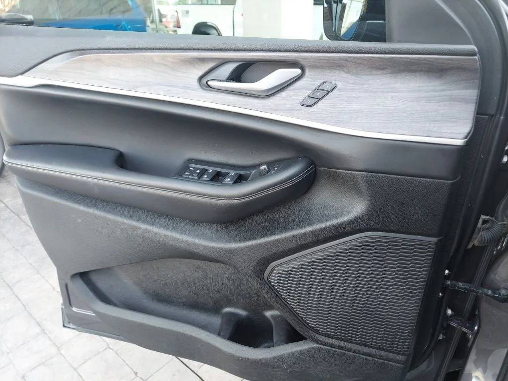 Used 2023 Gray Jeep Limited image 15
