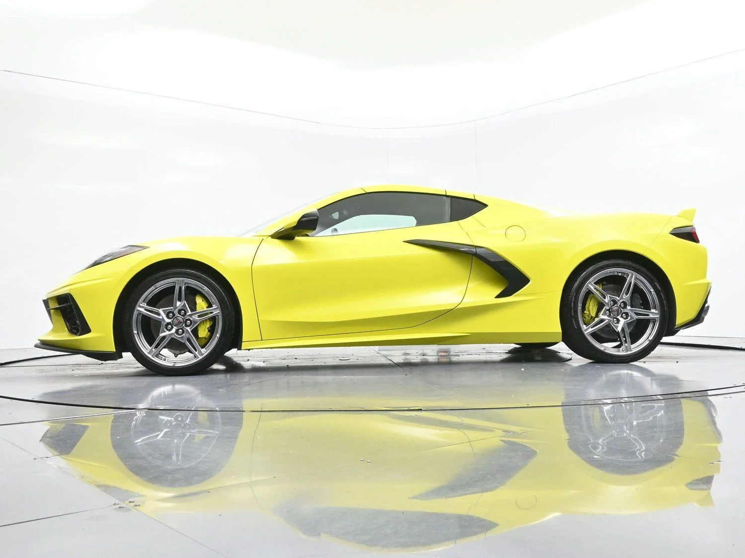 Used 2021 ACCELERATE YELLOW METALLIC Chevrolet 1LT image 46