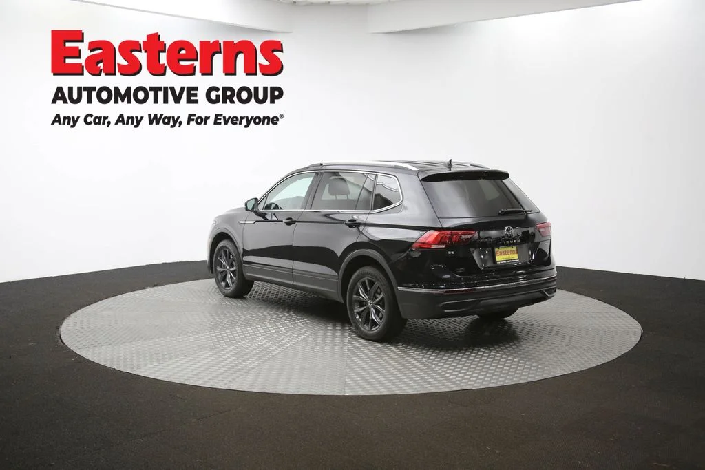 Used 2023 Black Volkswagen 2.0T SE image 63