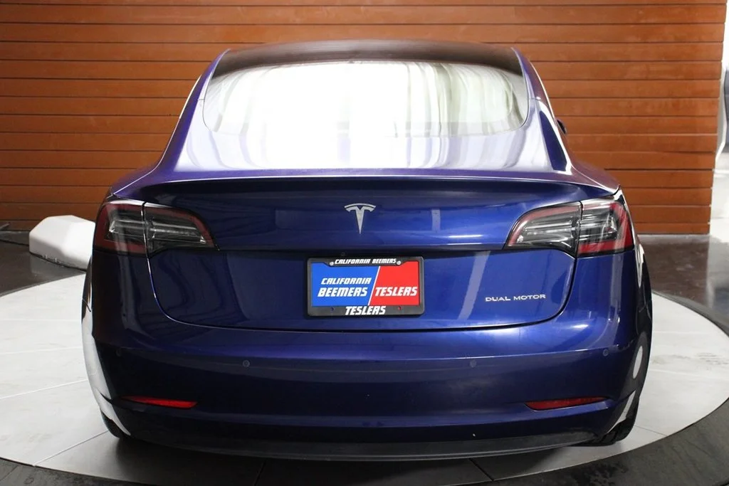 Used 2019 Deep Blue Metallic Tesla  image 11