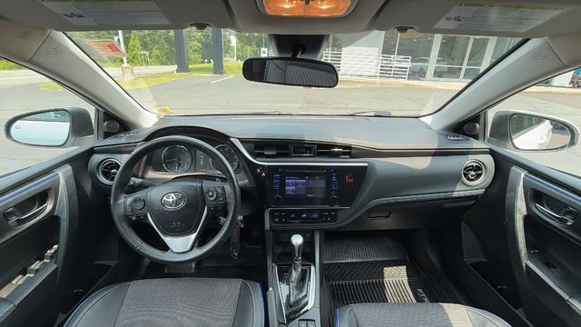 Used 2018 White Toyota SE image 29