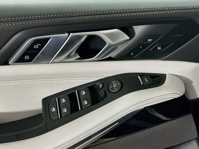 New 2026 Carbon Black Metallic BMW xDrive40i image 18