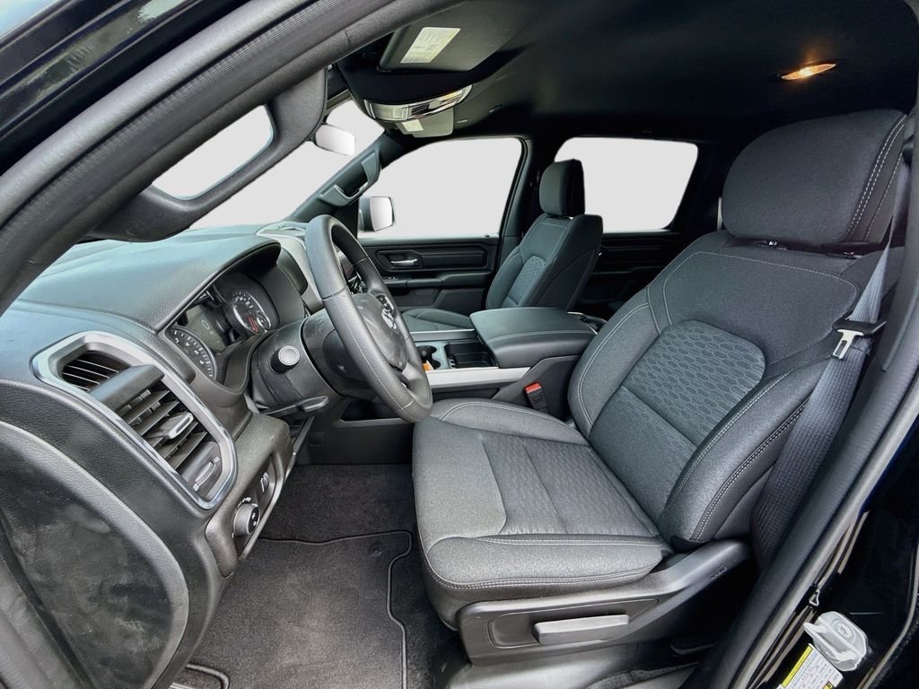 New 2026 Diamond Black Crystal Pearlcoat RAM Express image 13