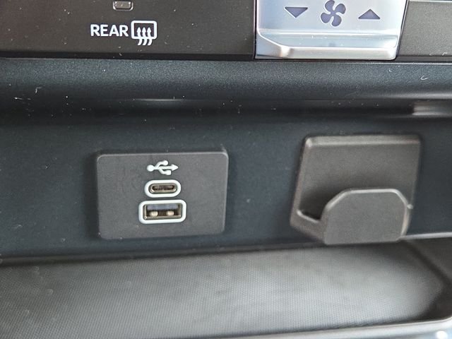 Used 2025 Black Metallic Ford XLT image 10