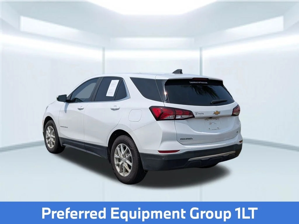 Used 2022 White Chevrolet LT image 3