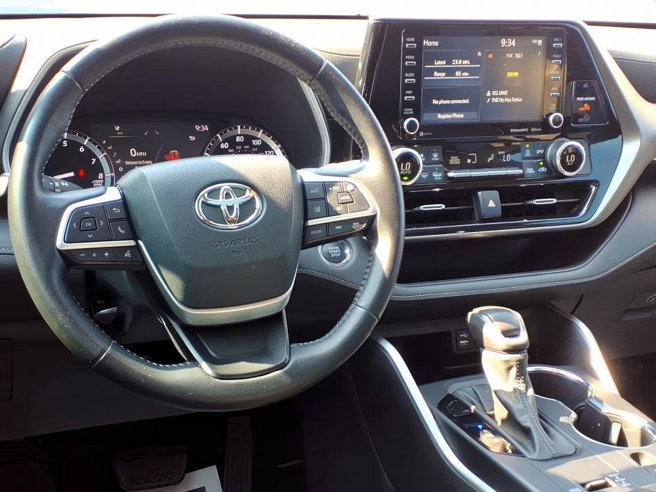 Used 2022 Celestial Silver Metallic Toyota XLE image 9