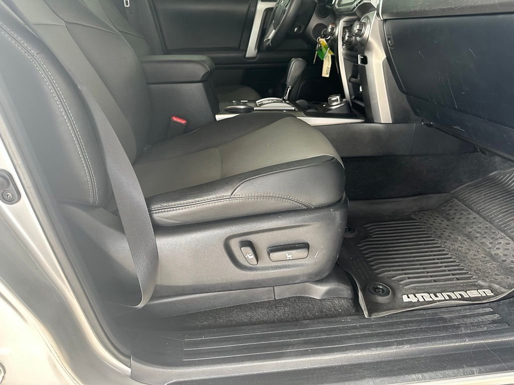 Used 2019 Silver Toyota SR5 Premium image 37