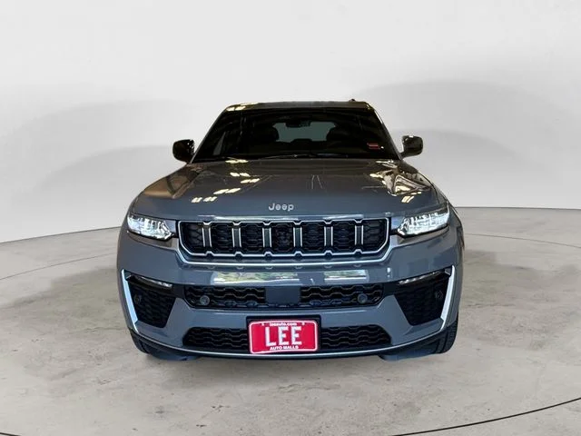 New 2027 Gray Jeep Limited image 9