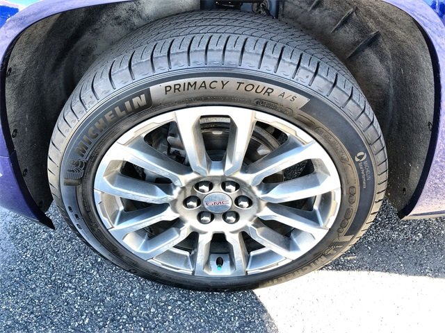 2023 Gmc Acadia Denali photo 2