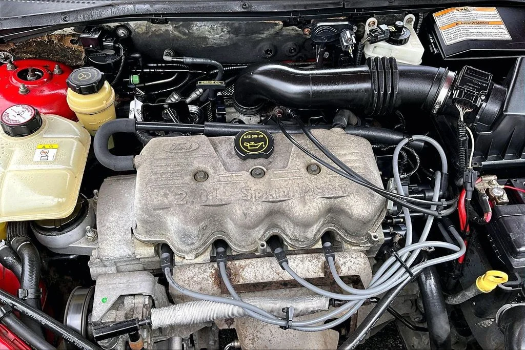 Used 2001  Ford SE image 29
