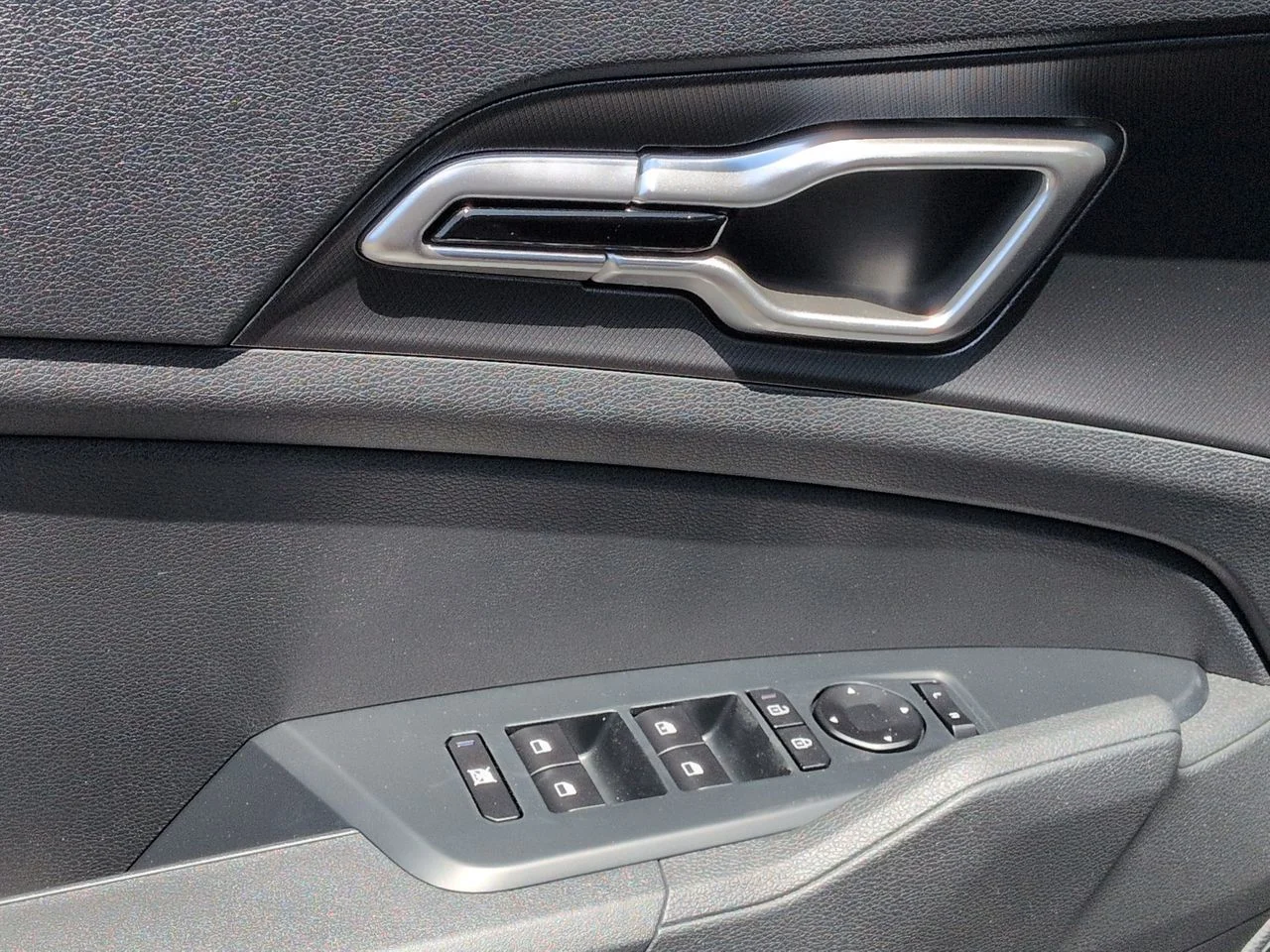 New 2026 Wolf Gray Kia S image 24
