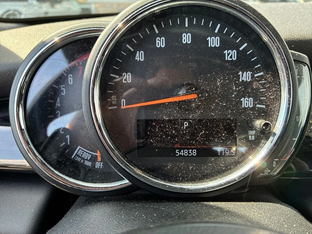 Used 2019 Green MINI Signature image 8