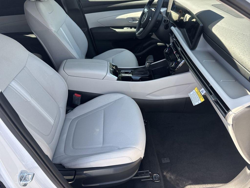 New 2026 White Hyundai SEL FWD image 13